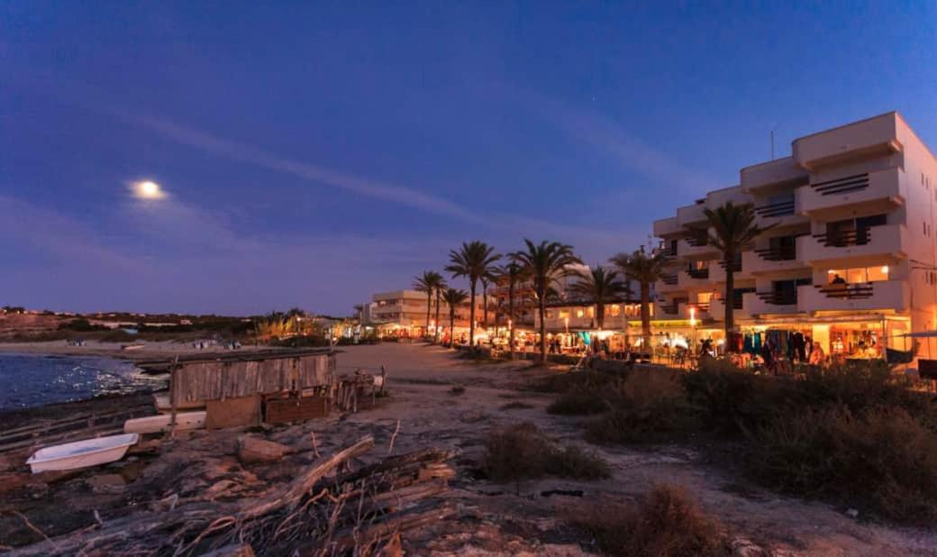 Apartamentos Sa Varadero Fronte Mar Espujols Es Pujols Esterno foto